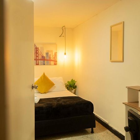 Africa House-Casa Hotel Laureles-La70 Medellín Buitenkant foto