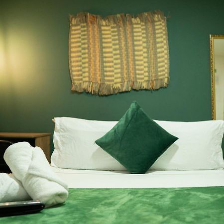 Africa House-Casa Hotel Laureles-La70 Medellín Buitenkant foto