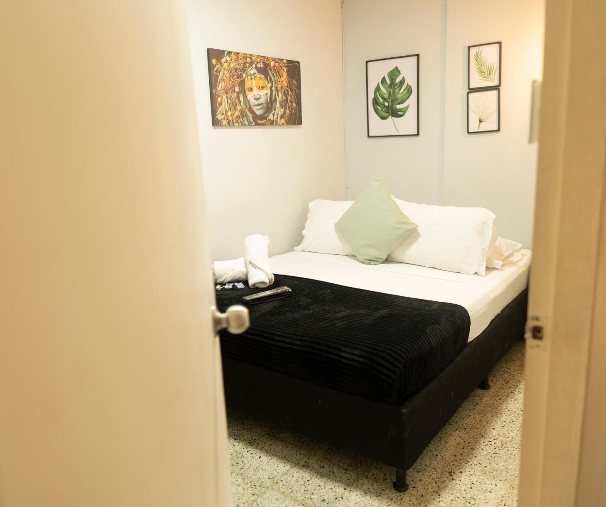 Africa House-Casa Hotel Laureles-La70 Medellín Buitenkant foto