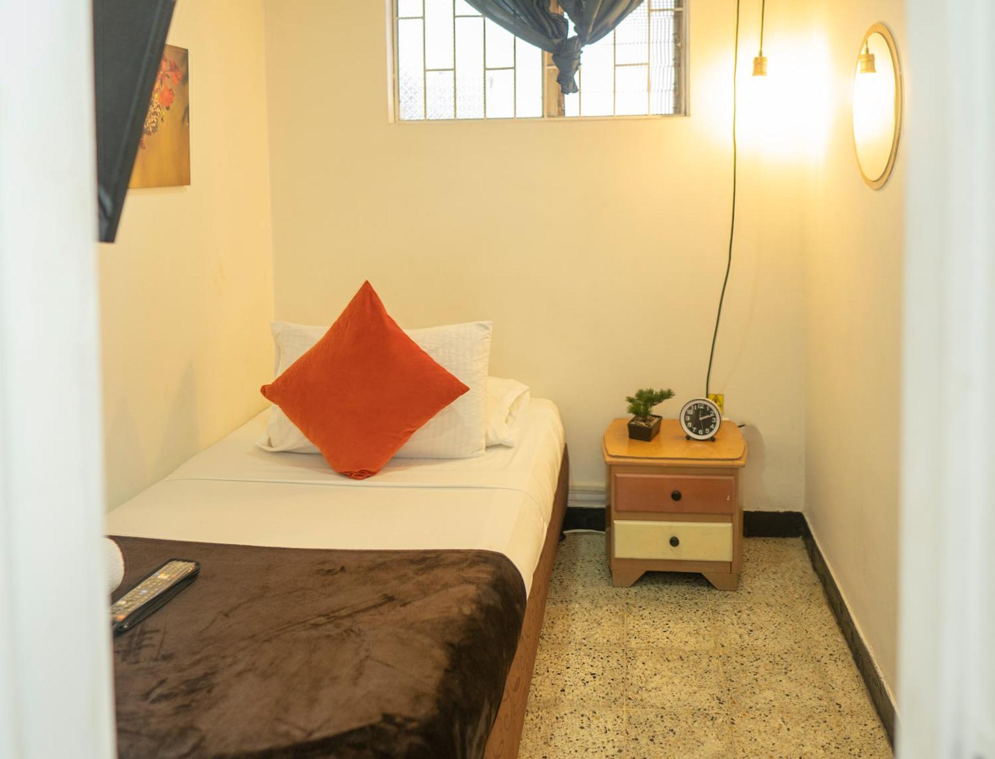 Africa House-Casa Hotel Laureles-La70 Medellín Buitenkant foto
