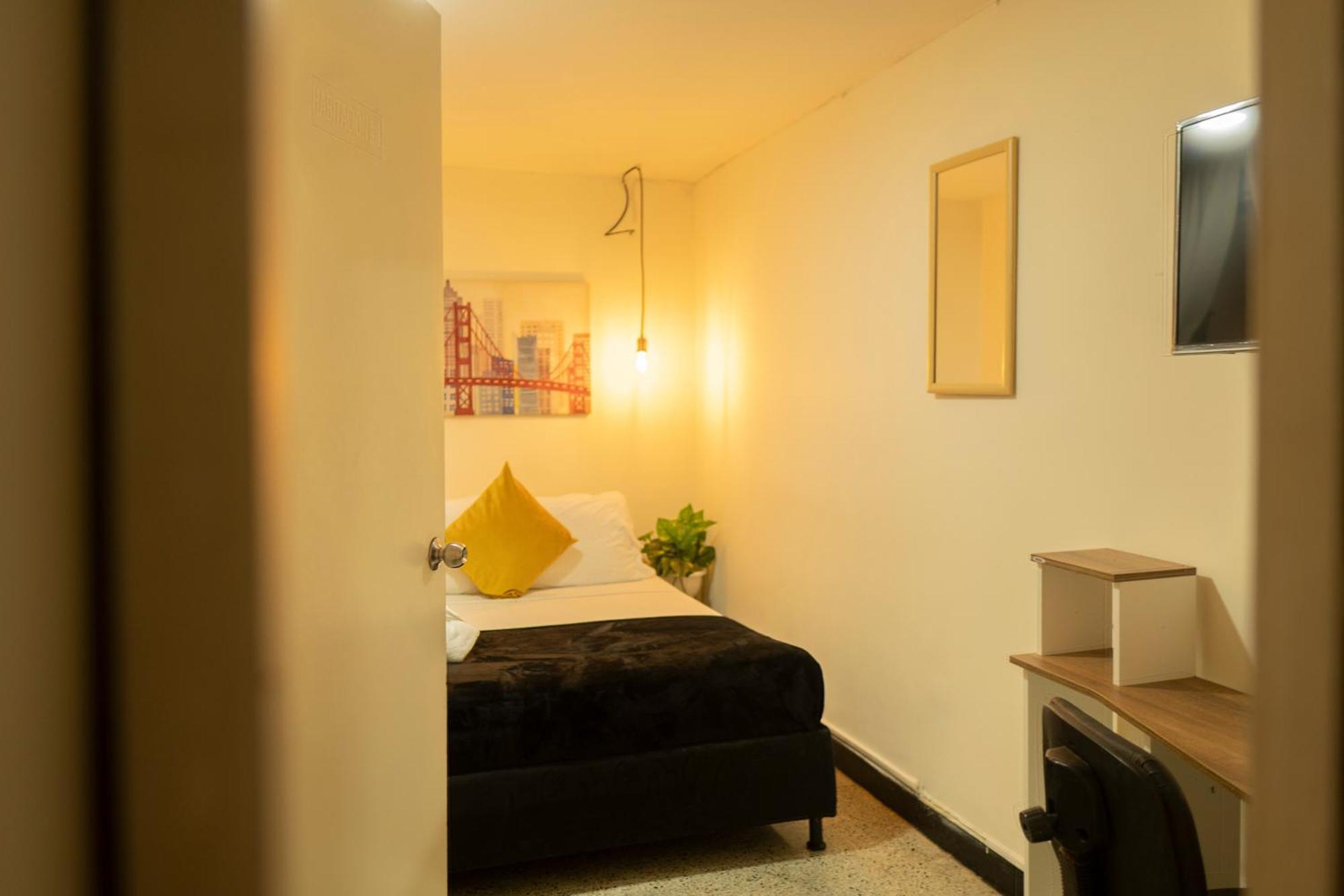 Africa House-Casa Hotel Laureles-La70 Medellín Buitenkant foto