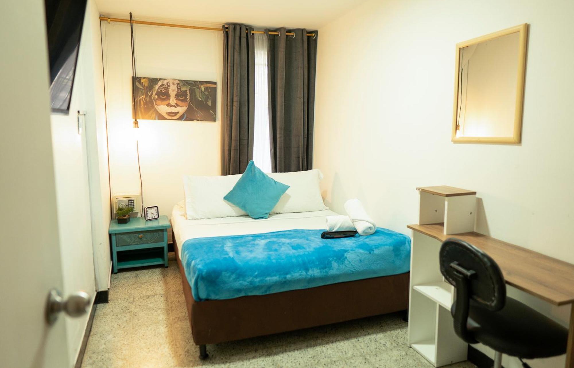 Africa House-Casa Hotel Laureles-La70 Medellín Buitenkant foto