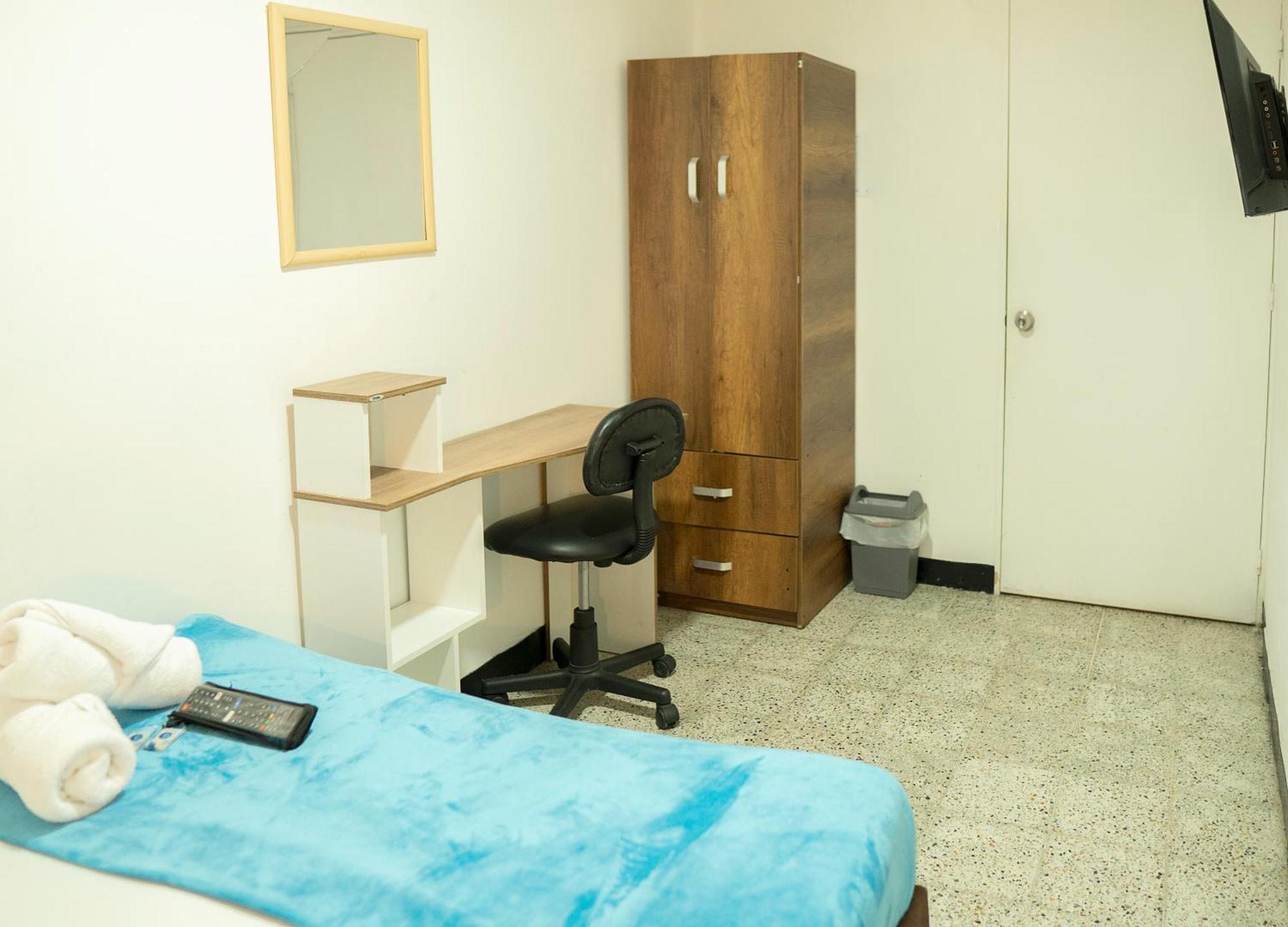 Africa House-Casa Hotel Laureles-La70 Medellín Buitenkant foto