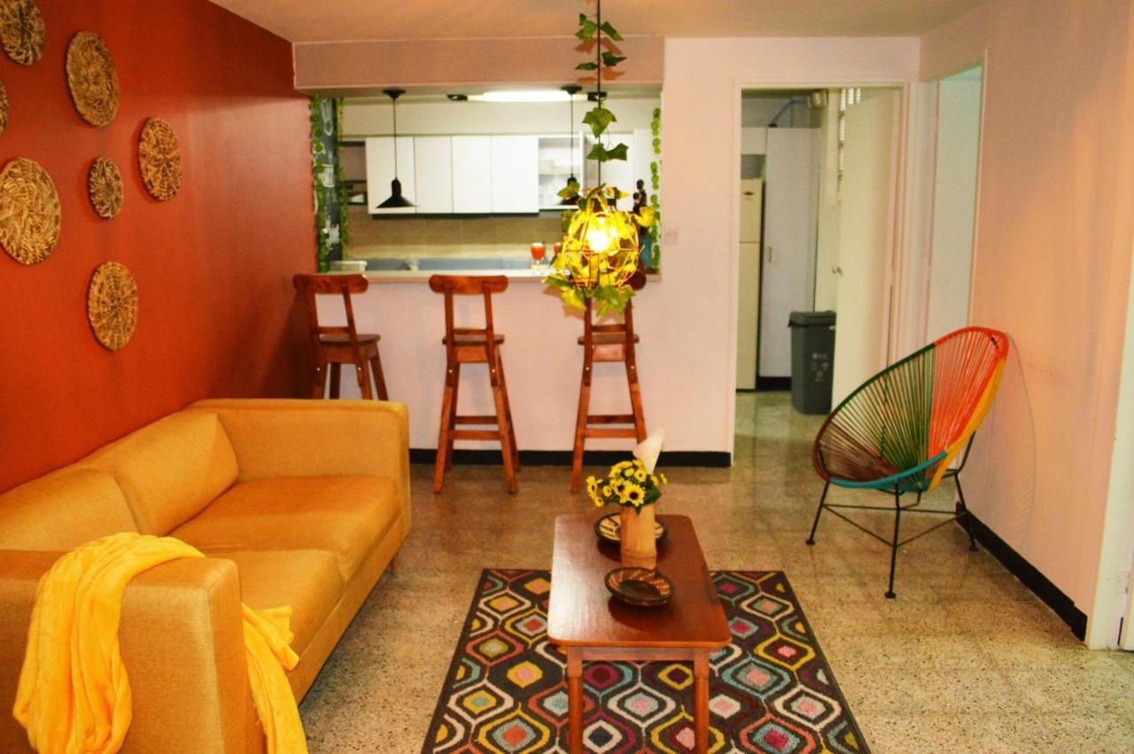 Africa House-Casa Hotel Laureles-La70 Medellín Buitenkant foto