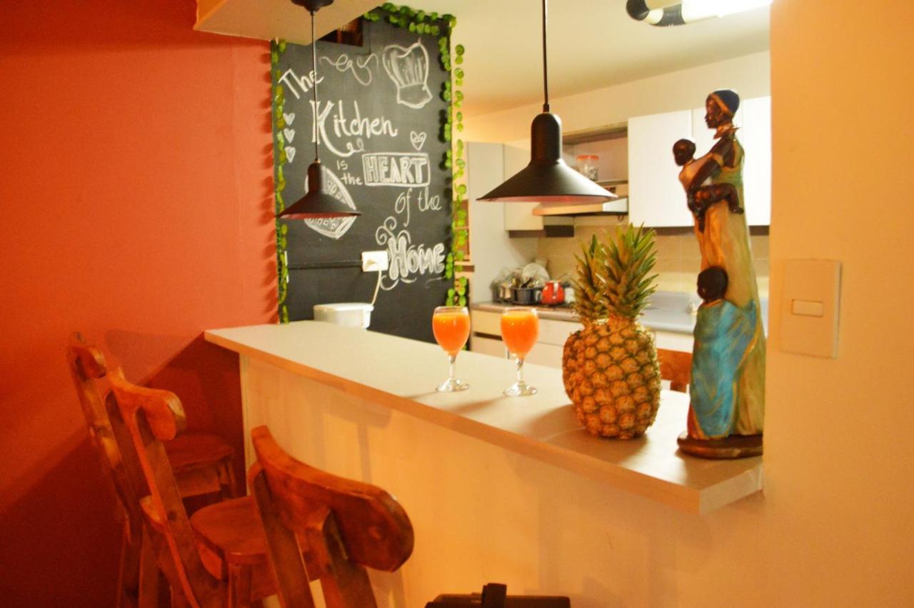 Africa House-Casa Hotel Laureles-La70 Medellín Buitenkant foto