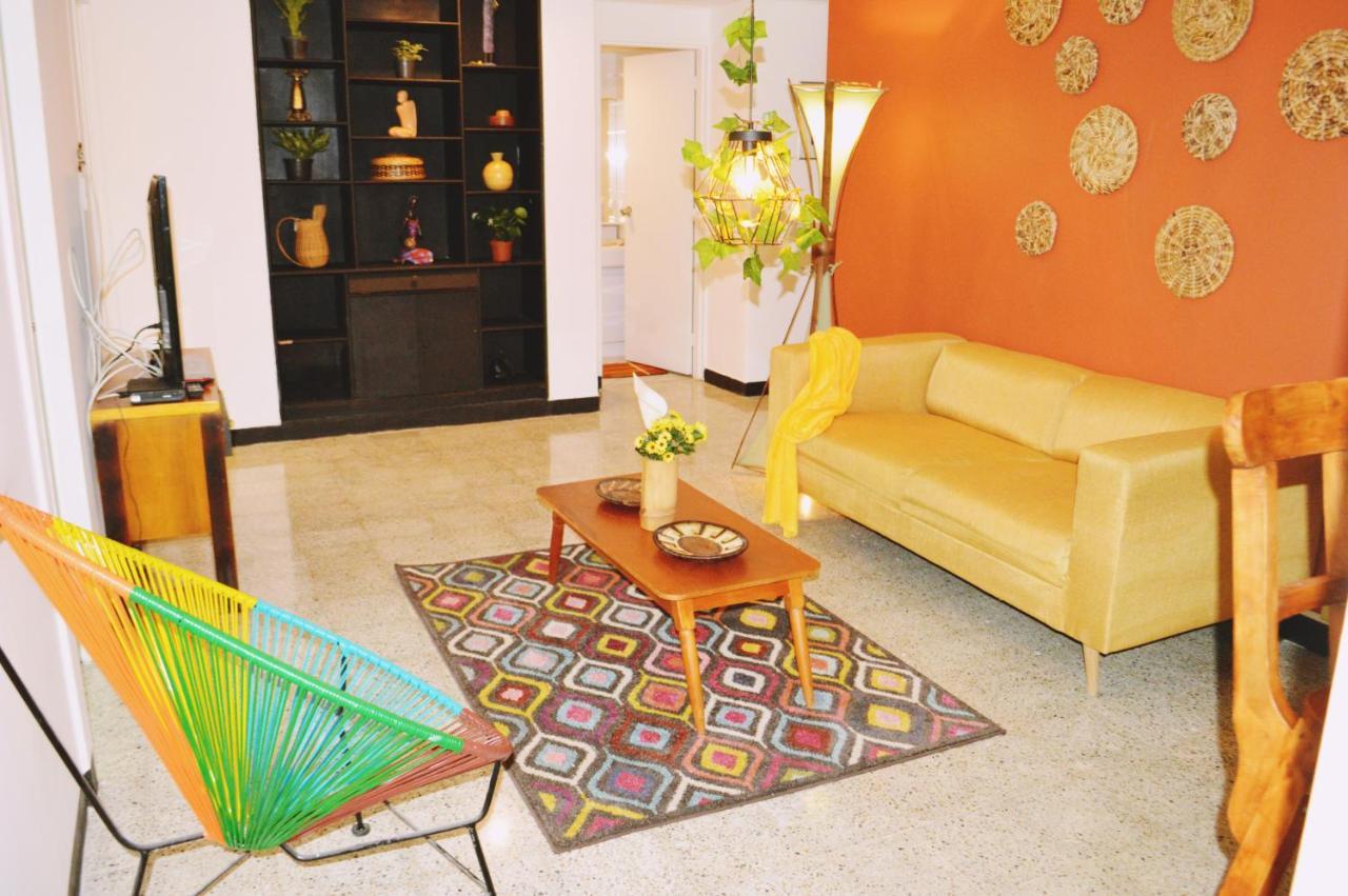 Africa House-Casa Hotel Laureles-La70 Medellín Buitenkant foto