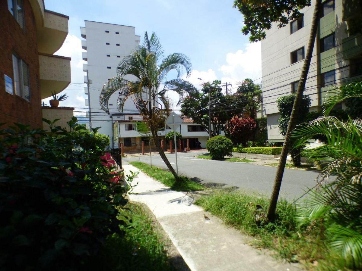Africa House-Casa Hotel Laureles-La70 Medellín Buitenkant foto